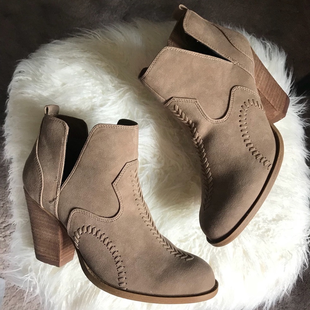 🚫SOLD🚫 taupe ankle boots!